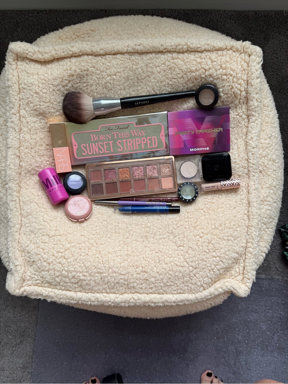 Makeup bundle - Picture 8 of 8